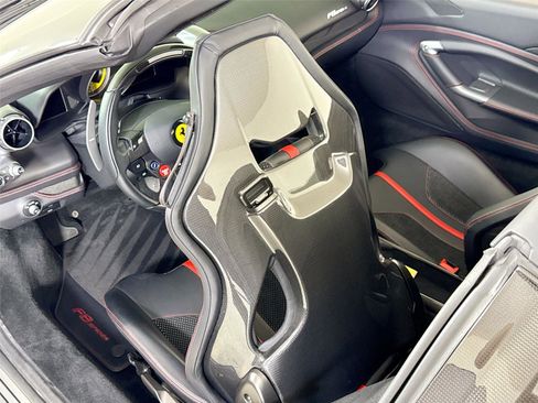 Used 2021 Ferrari F8 Tributo image 17