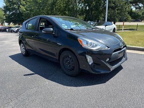 Used 2015 Toyota Prius C One FWD image 7