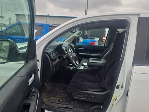 Used 2016 Toyota Tundra SR5 w/ SR5 Upgrade Package image 7