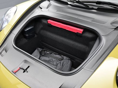 Certified 2026 Porsche 911 Carrera GTS RWD image 17