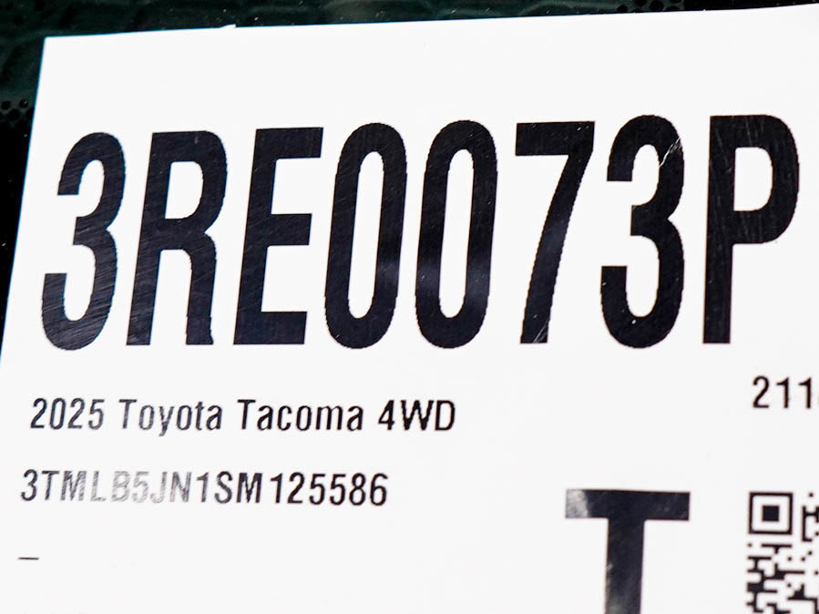 Used 2025 Toyota Tacoma SR5 AWD/4WD image 29