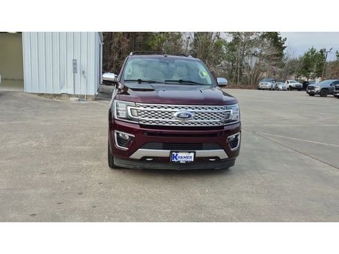 Used 2021 Ford Expedition Platinum image 3