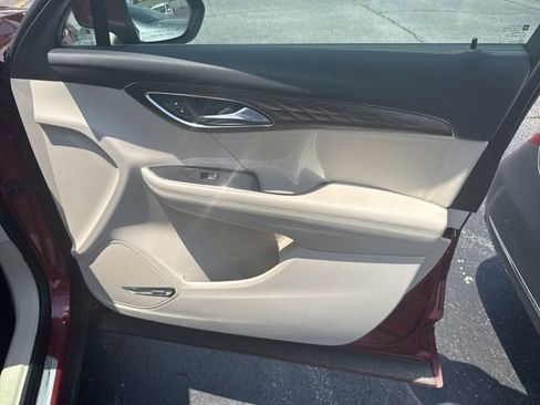 Used 2022 Buick Envision Avenir w/ Safety Package FWD image 28
