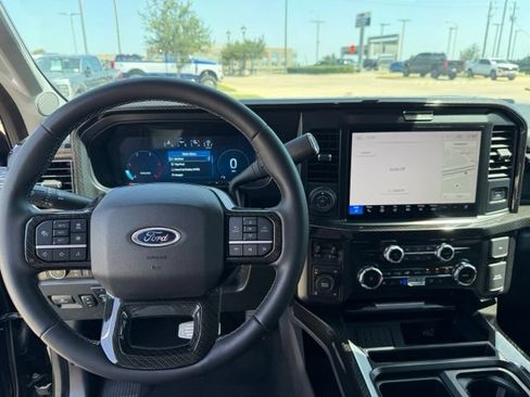 Used 2025 Ford F250 Lariat w/ Lariat Ultimate Package AWD/4WD image 17