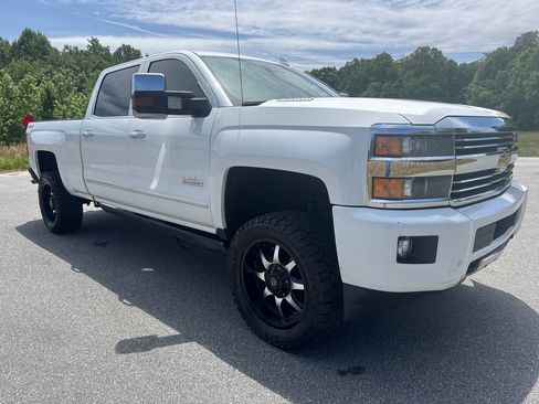 Used 2015 Chevrolet Silverado 2500 High Country w/ Duramax Plus Package AWD/4WD image 5