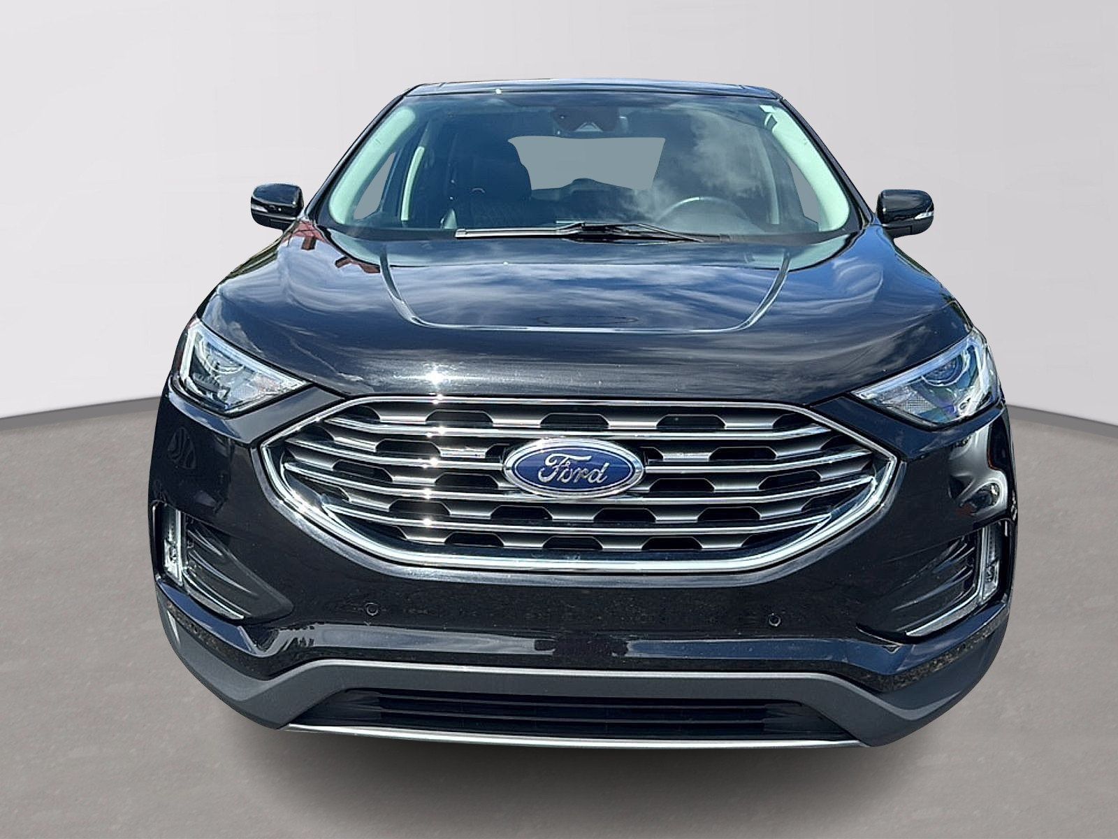 Used 2024 Ford Edge Titanium AWD/4WD image 3