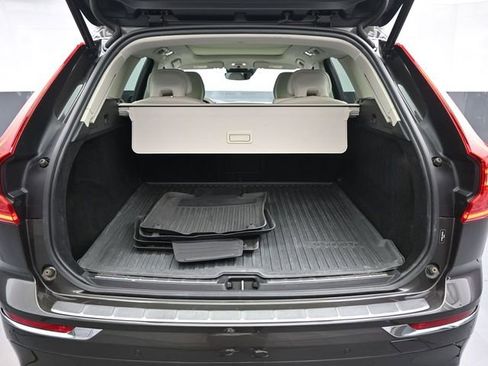 Used 2021 Volvo XC60 T5 Inscription w/ Protection Package FWD image 25