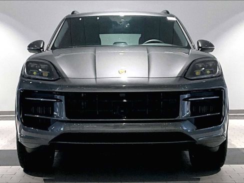 Used 2026 Porsche Cayenne image 13