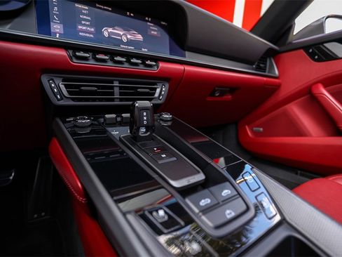 Used 2020 Porsche 911 Carrera 4S image 38