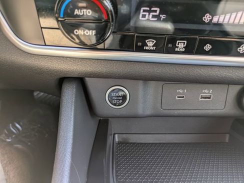 Used 2023 Nissan Rogue SV image 27