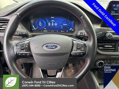 Used 2022 Ford Escape SEL w/ SEL Stealth AWD Package image 12