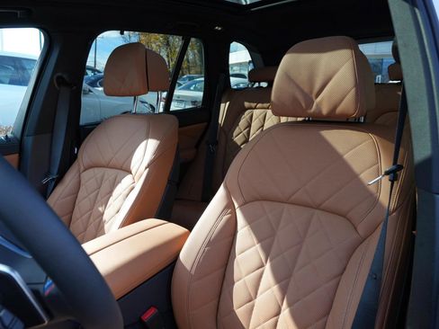 New 2026 BMW X5 M60i w/ Executive Package image 4