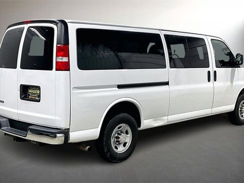 Used 2020 Chevrolet Express 3500 LT w/ LT Preferred Equipment Group image 5