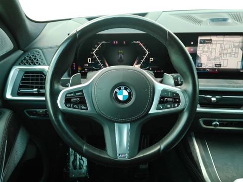 Used 2023 BMW X7 xDrive40i w/ M Sport Package AWD/4WD image 44