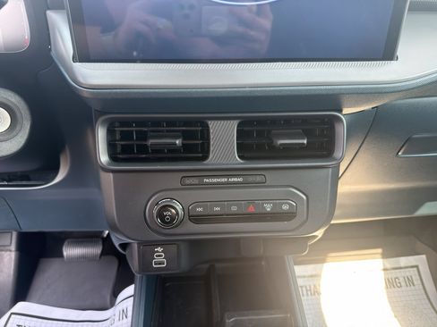 Certified 2025 Ford Maverick XL FWD image 13