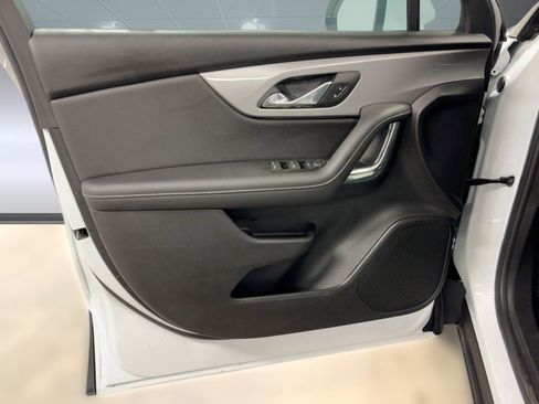 Used 2025 Chevrolet Blazer LT image 11