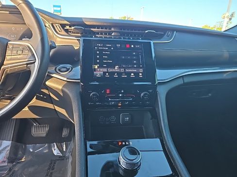 Used 2022 Jeep Grand Cherokee Altitude image 25