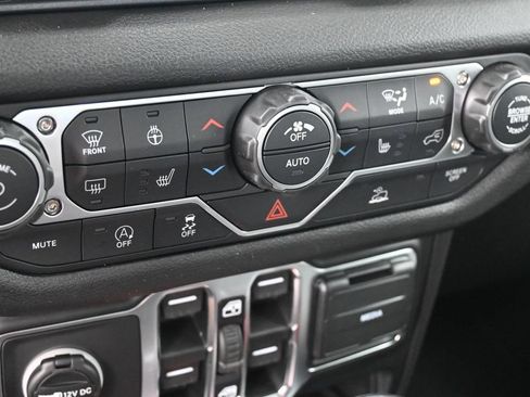 New 2026 Jeep Gladiator Sport AWD/4WD image 18