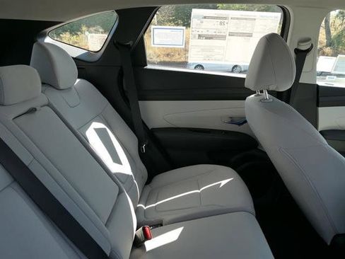 New 2025 Hyundai Tucson SE image 22