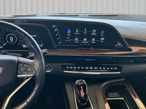 Used 2023 Cadillac Escalade Premium Luxury w/ Performance Package AWD/4WD image 3