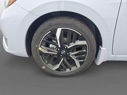 New 2025 Nissan Versa SR w/ Trunk Package image 9