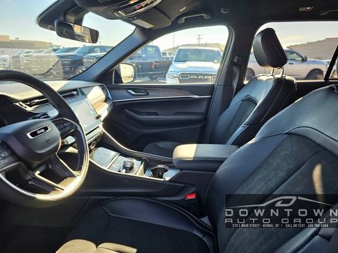 New 2026 Jeep Grand Cherokee Altitude AWD/4WD image 18