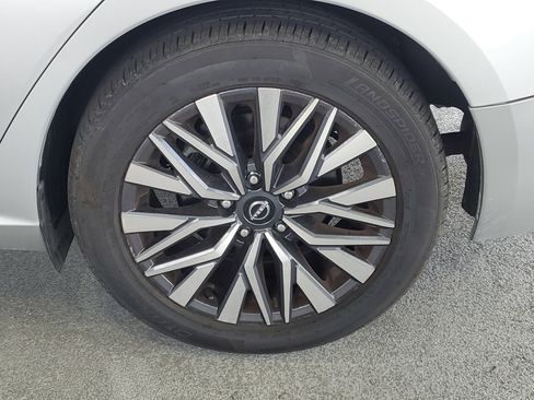 Used 2023 Nissan Altima 2.5 SV FWD image 7