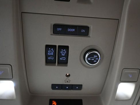 Used 2015 GMC Yukon Denali image 18