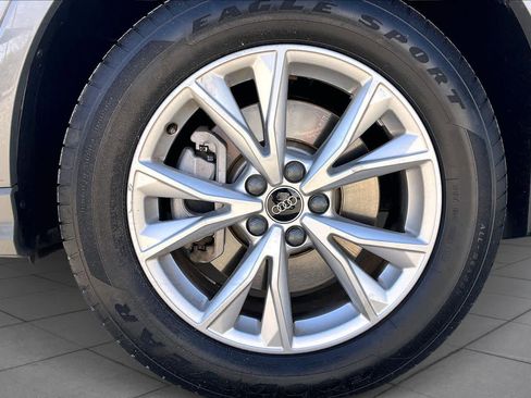 Used 2025 Audi Q3 2.0T Premium image 11