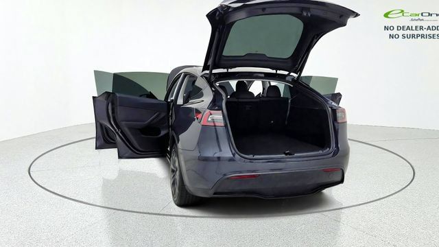 Used 2025 Tesla Model Y Long Range RWD image 17