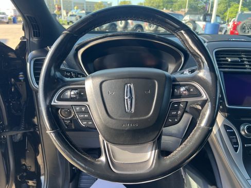 Used 2019 Lincoln Nautilus Reserve FWD image 18