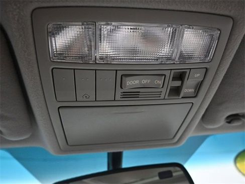 Used 2011 Toyota Camry XLE image 28