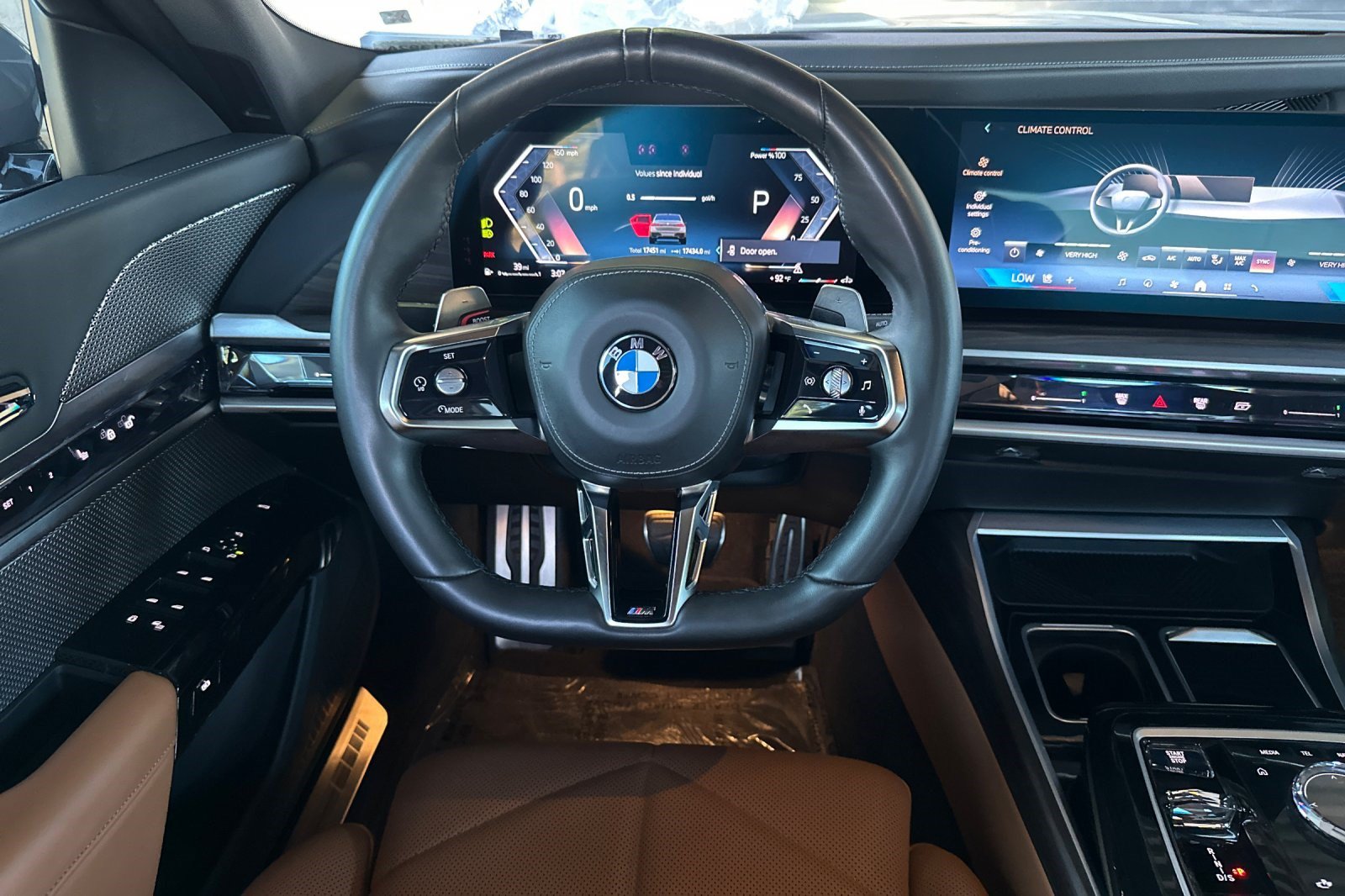 Used 2024 BMW 740i xDrive AWD/4WD image 18