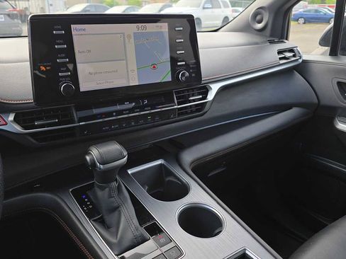 Used 2022 Toyota Sienna XSE w/ XSE Plus Package FWD image 37