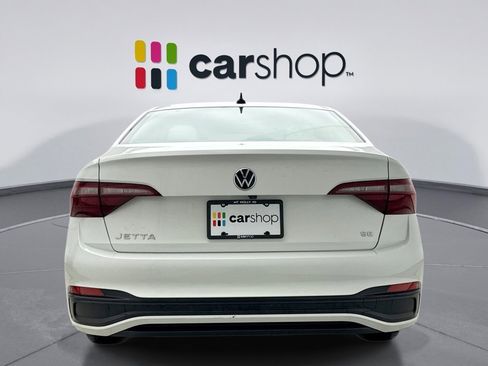 Used 2023 Volkswagen Jetta SE w/ Black Wheel Package image 4