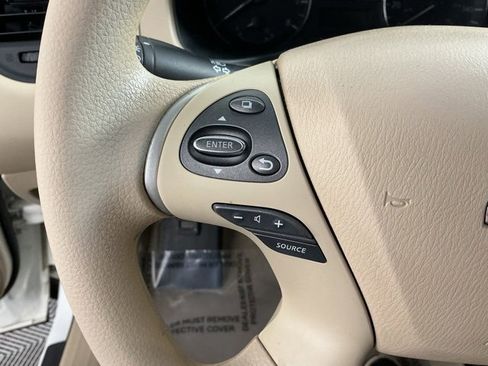 Used 2014 Nissan Pathfinder S image 28