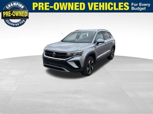 Used 2023 Volkswagen Taos SE AWD/4WD image 1