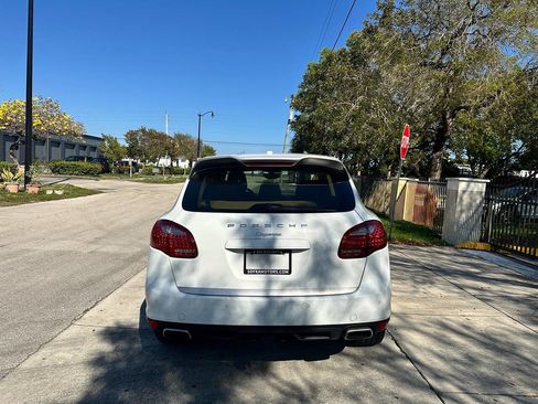 Used 2014 Porsche Cayenne Diesel image 8