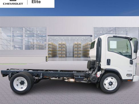 New 2024 Chevrolet Low Cab Forward image 2
