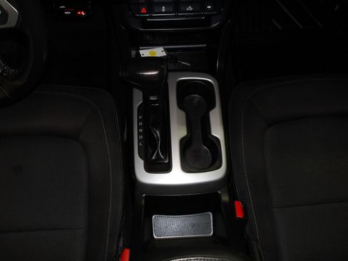 Used 2017 Chevrolet Colorado LT AWD/4WD image 13