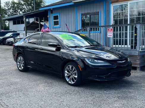 Used 2015 Chrysler 200 S w/ Navigation & Sound Group I FWD image 4