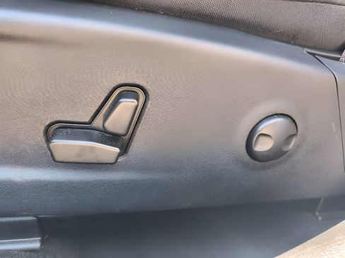 Used 2022 Chrysler 300 Touring L RWD image 12