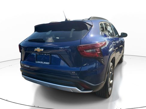 Used 2024 Chevrolet Trax LT FWD image 4