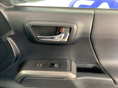 Used 2016 Toyota Tacoma TRD Sport RWD image 38