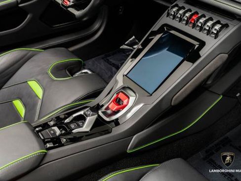 Used 2021 Lamborghini Huracan EVO RWD image 48