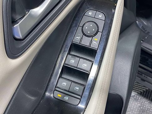 Used 2025 Nissan Rogue SV FWD image 20