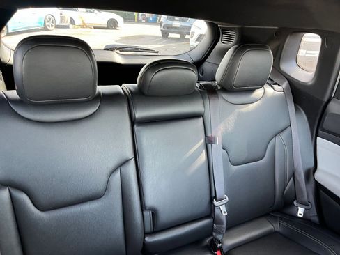 Used 2025 Jeep Compass Limited image 38