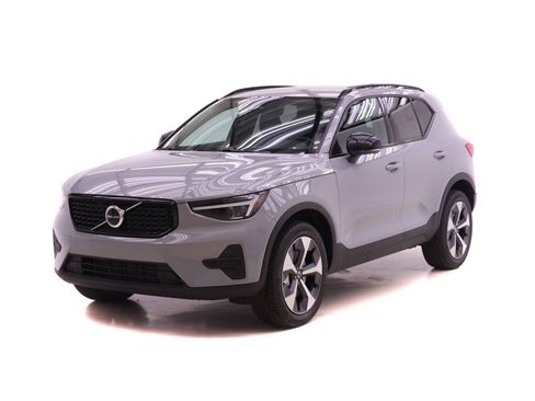 New 2026 Volvo XC40 B5 Core image 1