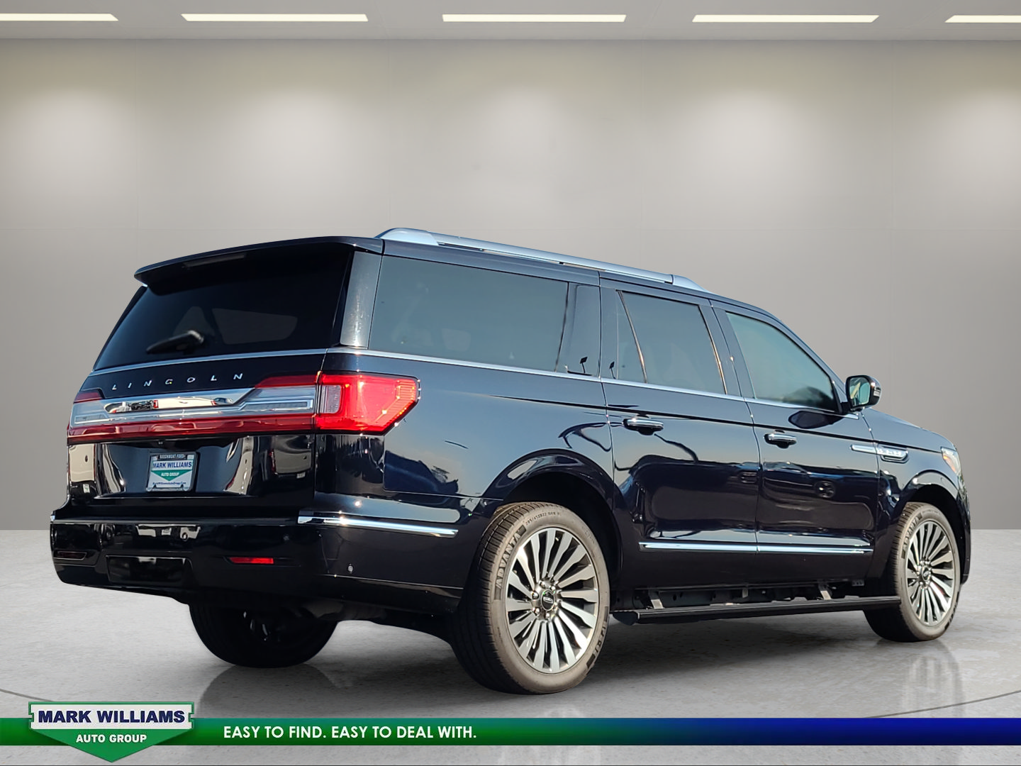 Used 2021 Lincoln Navigator L Reserve w/ Luxury Package AWD/4WD image 4