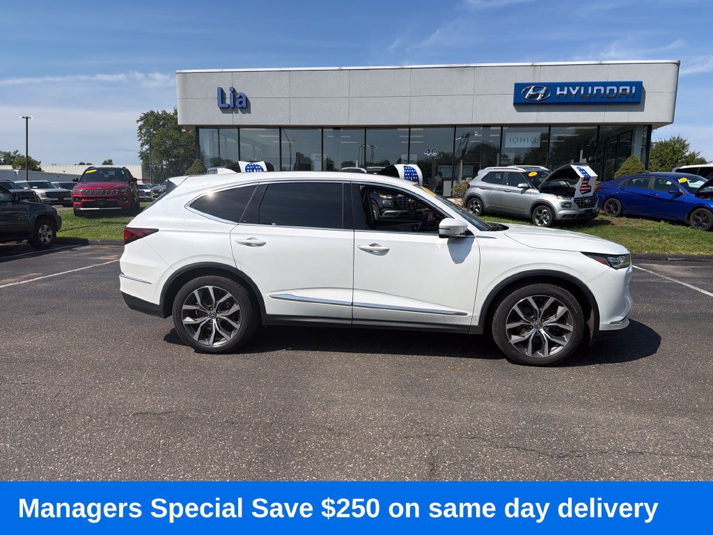 Used 2022 Acura MDX w/ Technology Package AWD/4WD image 2